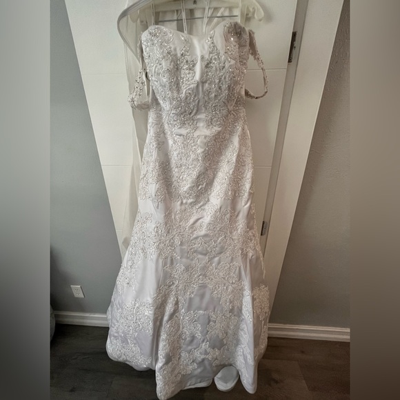 Oleg Cassini Dress - Picture 3 of 10